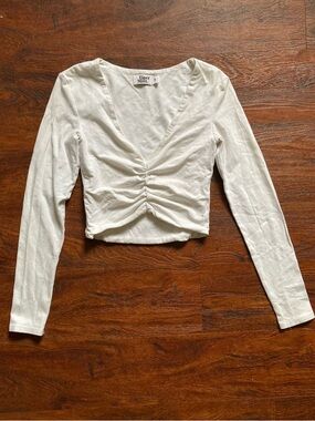 Tiger Mist White Ruched V-Neck Long Sleeve Crop Top